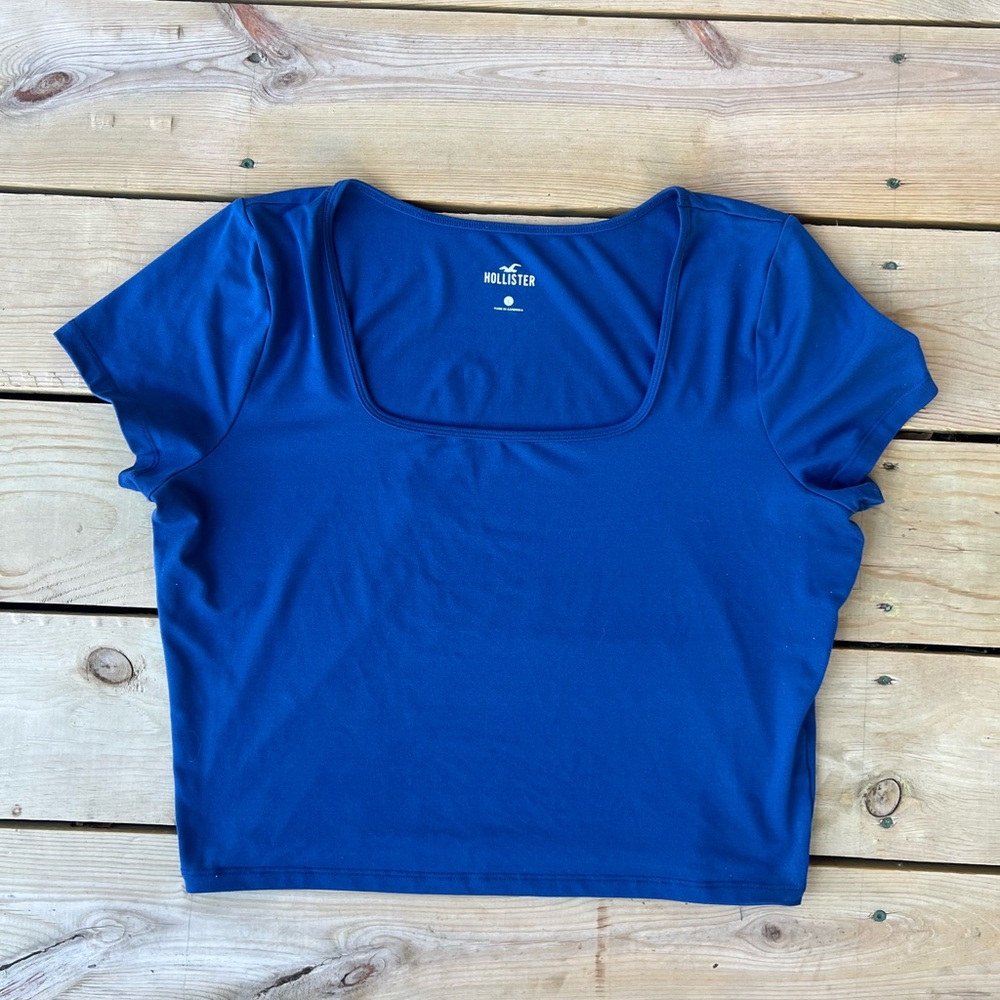 Hollister Women's Royal Blue Crop Top Size Large